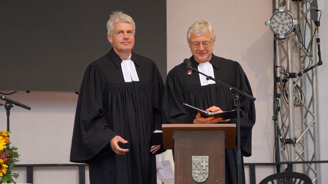 Pfarrer Matthias Scheufele und Frank Grützmann von der Kirchengemeinde Hönow