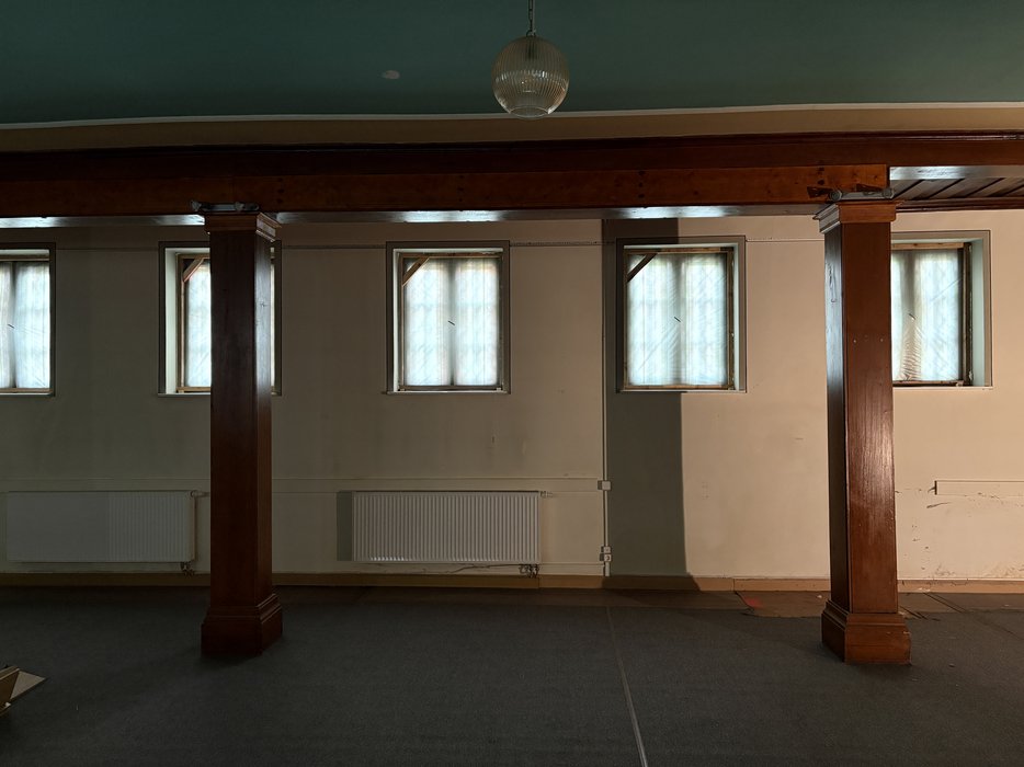 Auch die Fenster in der Winterkirche sind geschützt