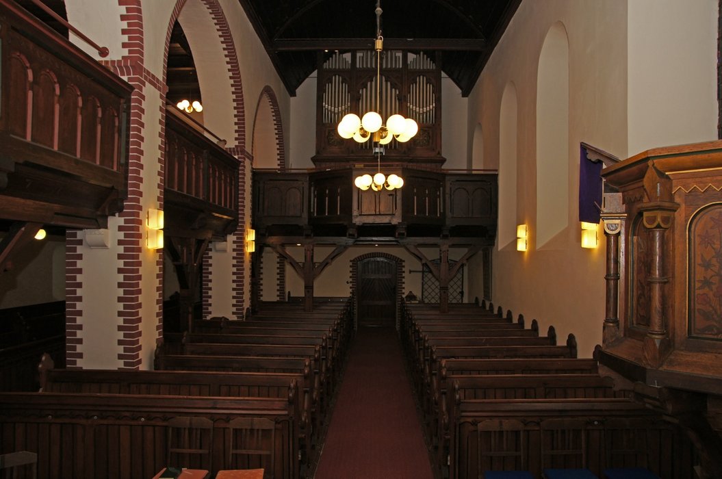Blick zur Orgelempore