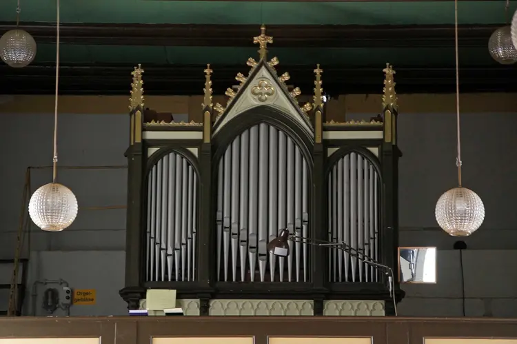 Die älteste Orgel steht in der Kirche Neuenhagen-Süd aus dem Jahr 1870 von H.-Wittig.
