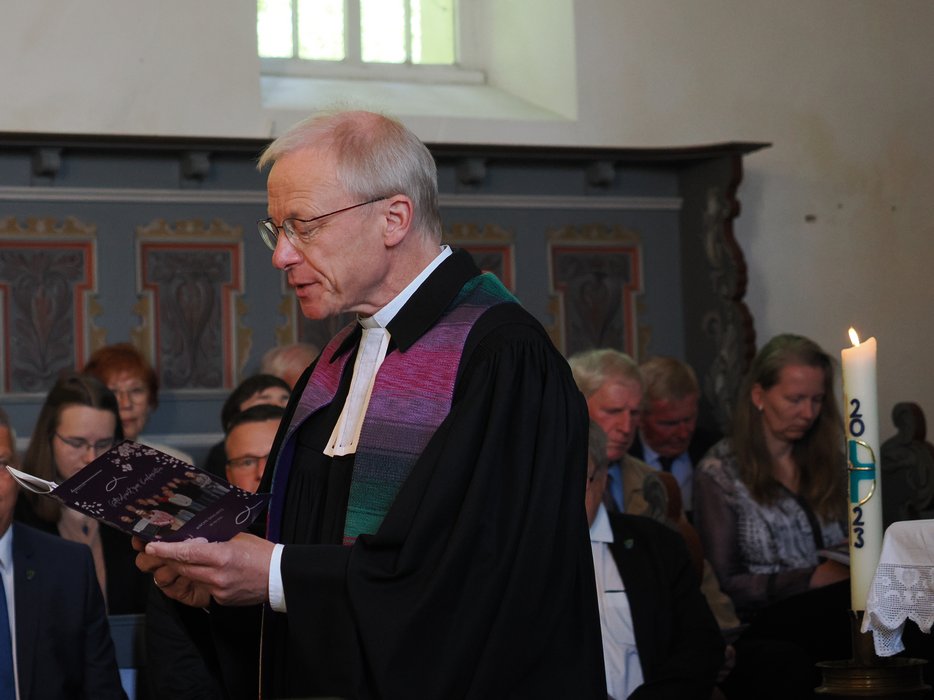 Pfarrer Sven Täuber