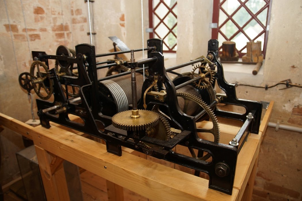Ehemaliges Uhrwerk der Kirchturmuhr