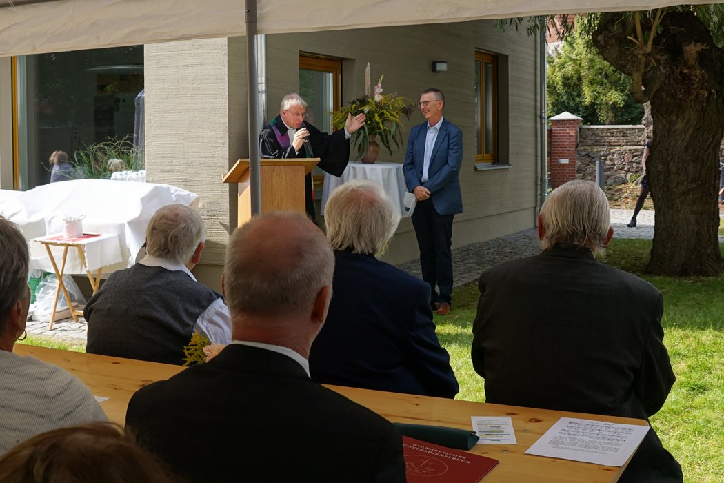 Beginn der Grußworte und Übergabe an den Vorsitzenden des Gemeindekirchenrates
