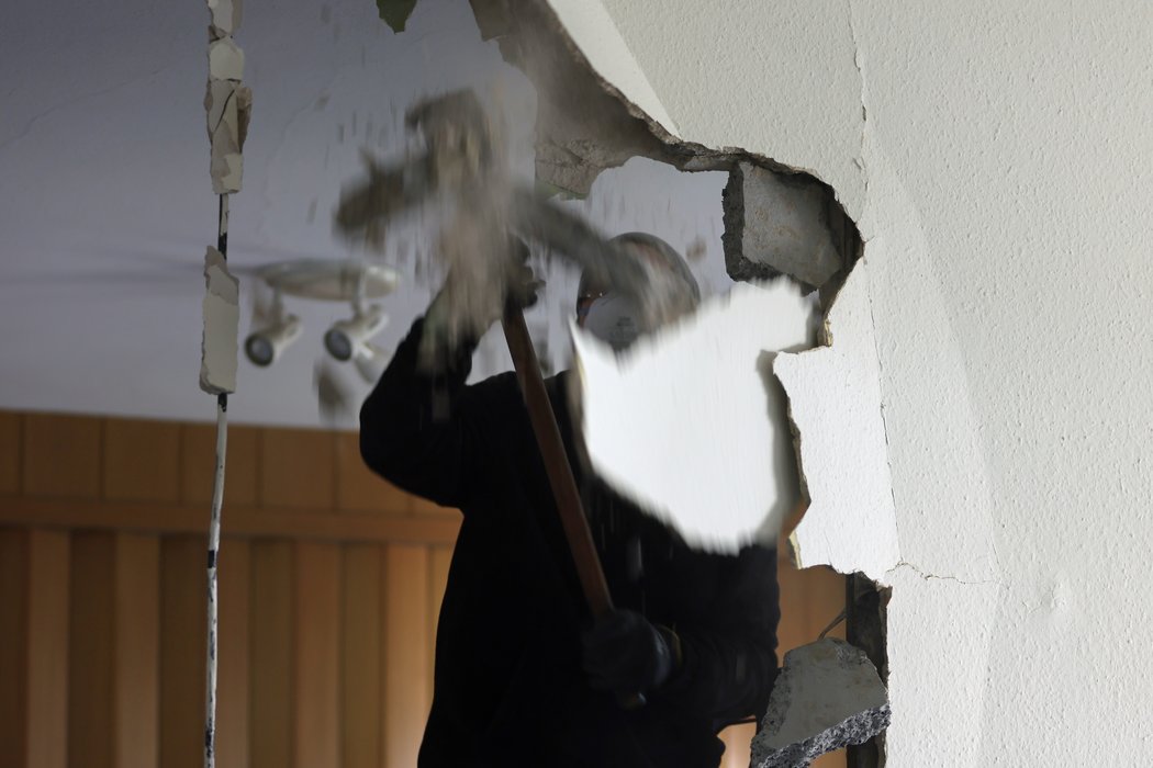 Und wieder eine Wand, die weg muss