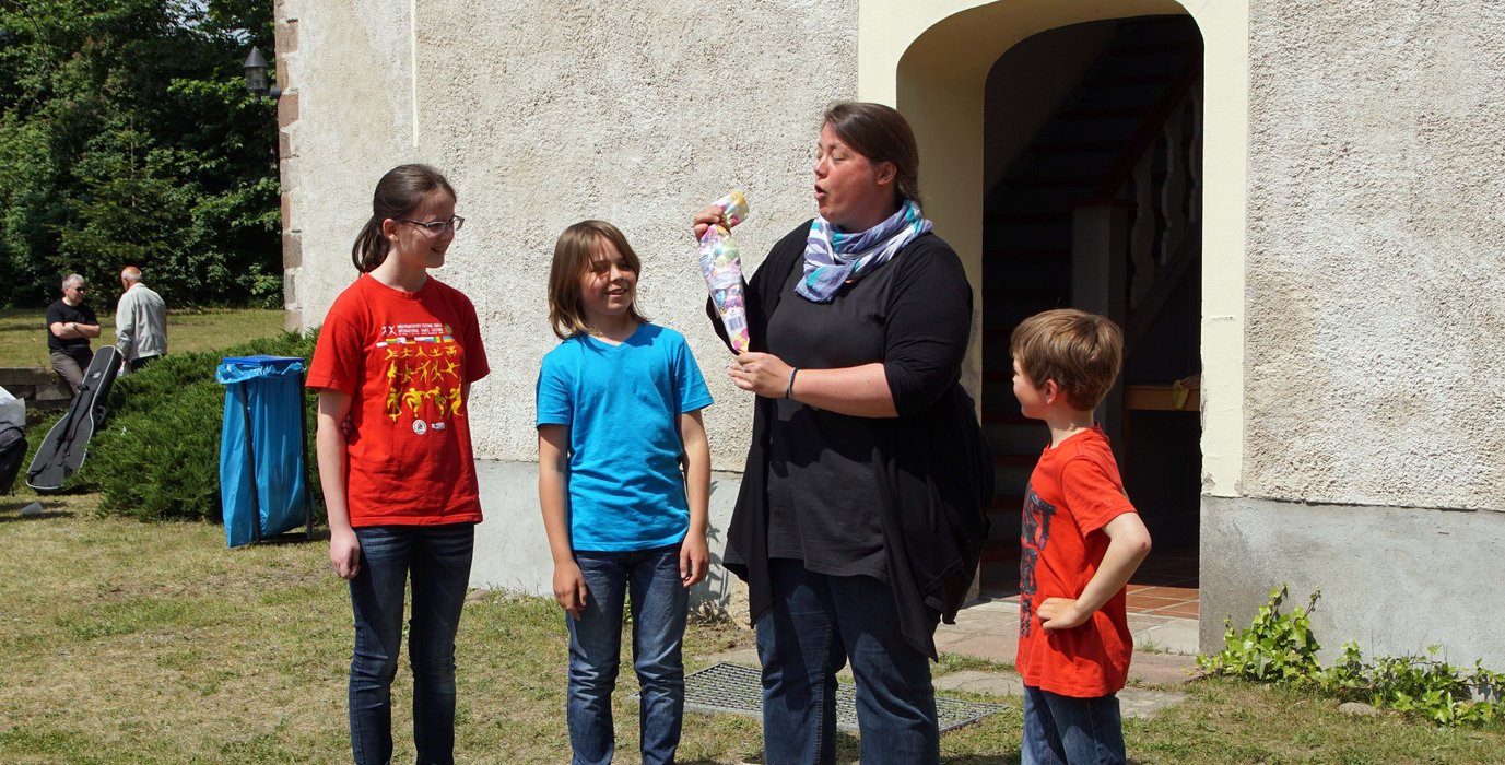 Ricarda Riebl mit Kindern