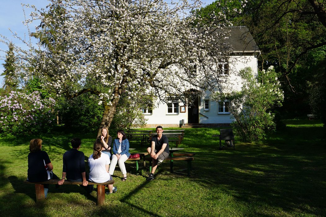 Ankunft in Malche, vor dem Gästehaus