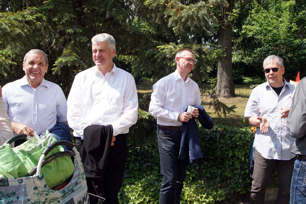 Dr. Martin Grabow, Pfarrer Matthias Scheufele, Wolfgang Raack (Ältester im Gemeindekirchenrat) und Peer Triebler