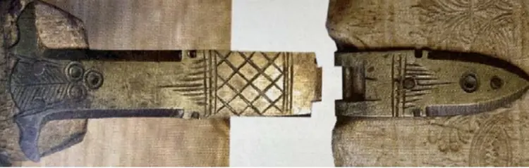 Abb. 2 Buchschließe aus Flensburg (Messing mit
graviertem Dekor, 1556–1581; nach Georg Adler, Buchverschluss und Buchbeschlag, 2010, S. 128)